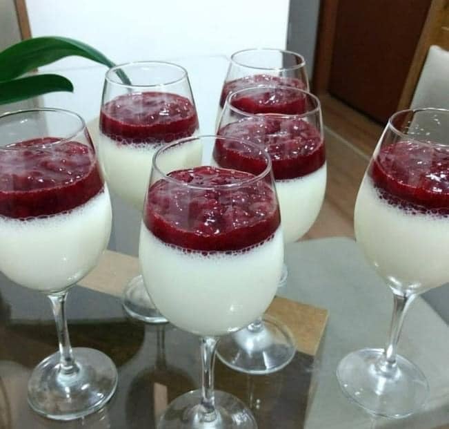 Sobremesa de Iogurte de Morango uma delicia